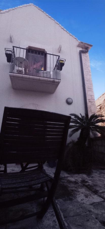 Casa Torre Di Mactheus Petraro Apartment โจวีนัซโซ ภายนอก รูปภาพ